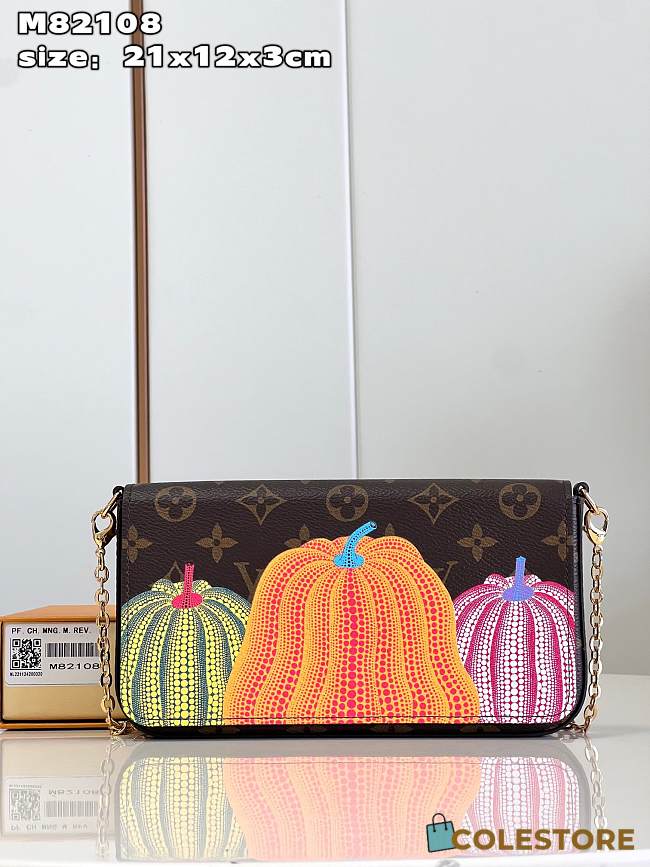 Louis Vuitton x YK Félicie Pochette Size 21 x 12 x 3cm - 1