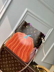 Louis Vuitton x YK Néonoé BB Bag Size 26×22×27cm - 3