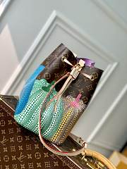 Louis Vuitton x YK Néonoé BB Bag Size 26×22×27cm - 5
