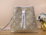 	 Louis Vuitton x YK Néonoé BB Bag White Size 26 x 26 x 17cm - 1