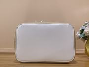 	 Louis Vuitton x YK Néonoé BB Bag White Size 26 x 26 x 17cm - 6