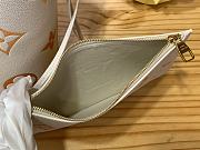 	 Louis Vuitton Neverfull MM Bag Light Beige  31 x 28 x 14 - 2