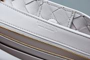 	 Bottega Veneta Andiamo White Size 25×22×10.5 - 5