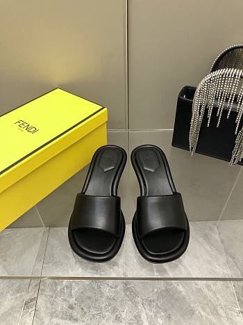Fendi Women's Baguette Leather Sandals Black
