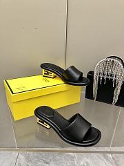 Fendi Women's Baguette Leather Sandals Black - 5
