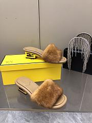 Fendi Women's Baguette Leather Sandals Brown - 6