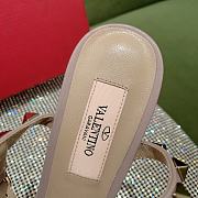 	 Valentino Garavani Rockstud Beige Pump 6.5cm - 4
