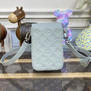 Louis Vuitton S-Lock Vertical Wearable Wallet Light Green M81522 12x19x7 cm - 5