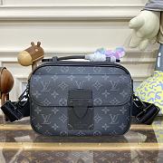 	 Louis Vuitton M45806 S Lock Messenger Bag 22 x 18 x 8 cm - 1