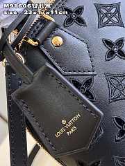 Louis Vuitton Alma BB Black Leather Bag M22878 Size 23.5 x 17 x 11 cm - 5
