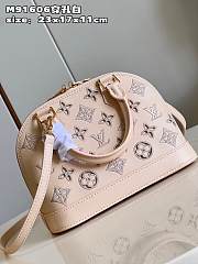	 Louis Vuitton Alma BB Black Leather Bag M22878  - 4