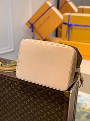 Louis Vuitton Neonoe M42224 Size 27.5 x 36.0 x 20.0  - 4