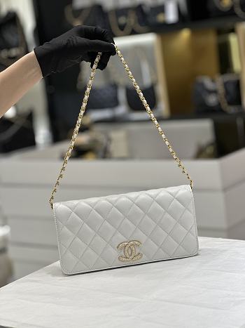 	 Chanel 23A White Size 11.5x26x4cm