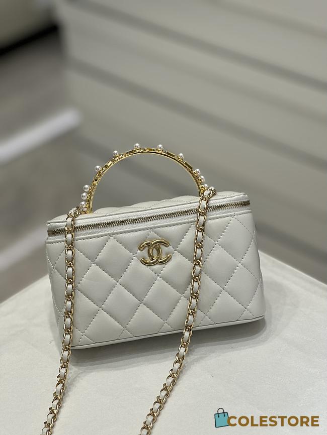 	 Chanel With Chain White Mini Size 17x4x10.5cm - 1