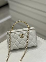 	 Chanel With Chain White Mini Size 17x4x10.5cm - 1