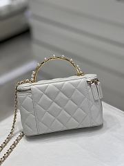 	 Chanel With Chain White Mini Size 17x4x10.5cm - 4