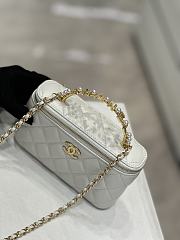 	 Chanel With Chain White Mini Size 17x4x10.5cm - 3
