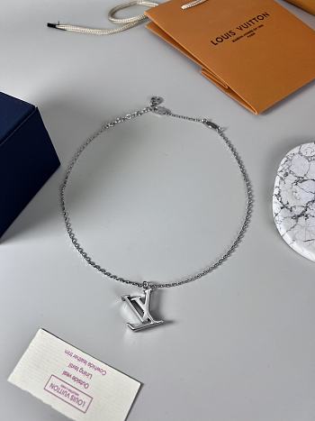 	 Louis Vuitton Necklace Iconic