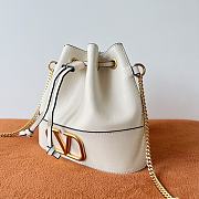	 Valentino Garavani Mini Bucket Bag With Vlogo Signature Chain White 20x17x8cm - 4