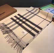 Burberry Scarf White - 3