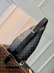 	 Louis Vuitton Duo Sling Bag Black Monogram Size 20 x 42 x 6 - 5