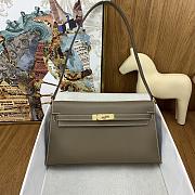 	 Hermes Kelly Elan Grey Golden Buckle Size 27x15x4cm - 1