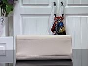 	 Louis Vuitton Lock&Go White Size 24.5 x 19.0 x 10.5 - 3