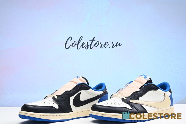 JORDAN1 LOW TRAVIS SCOTT X FRAGMENT - 1