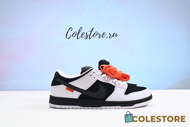 Colestore Nike SB Dunk Low Tightbooth - 1