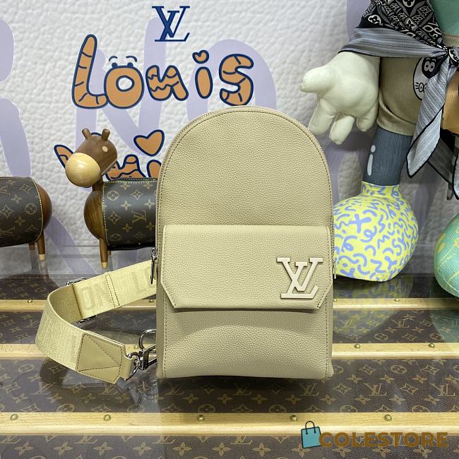 Louis Vuitton Pilot Aerogram Beige Size 20 x 30 x 4 cm  - 1