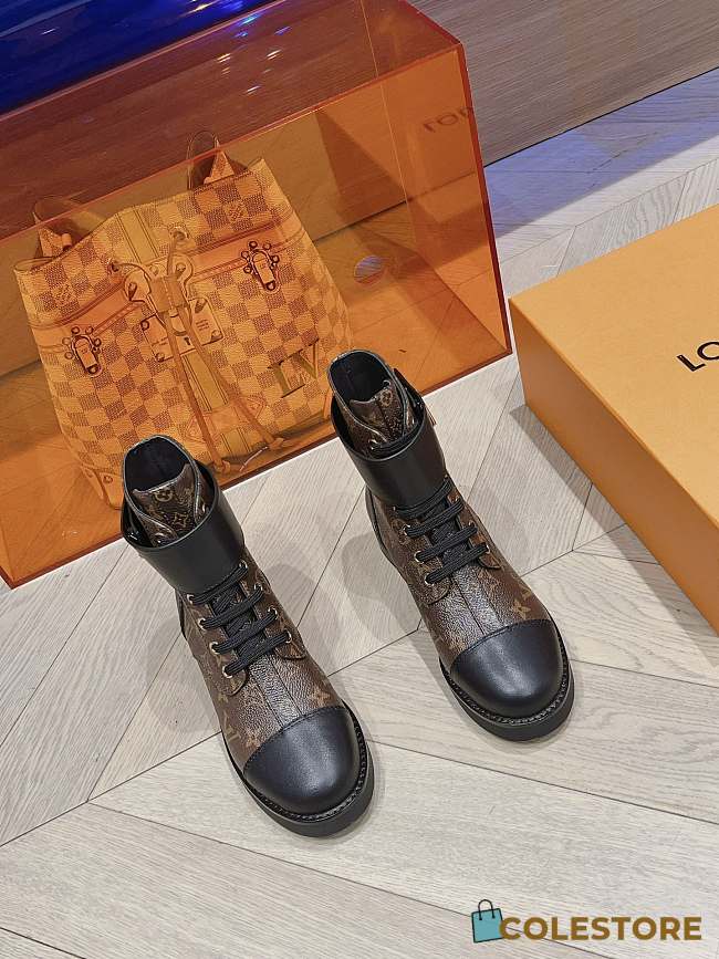 	 Colestore Louis Vuitton Wonderland Flat Ranger In Brown - 1