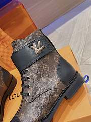 	 Colestore Louis Vuitton Wonderland Flat Ranger In Brown - 2