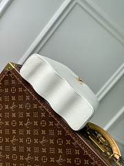	 Colestore Louis Vuitton Capushell Capucine BB M22121 White Size 27×18×9cm - 3