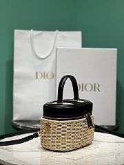 Colestore Dior Signature Vanity 24*14*18cm - 4