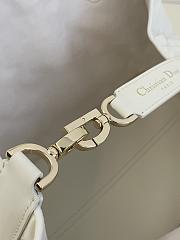 	 Colestore Dior Medium Toujours In White Size 28.5 x 21.5 x 19 cm - 2