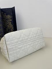 	 Colestore Dior Medium Toujours In White Size 28.5 x 21.5 x 19 cm - 6