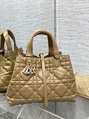 	 Colestore Dior Medium Toujours In Brown Size 28.5 x 21.5 x 19 cm - 1