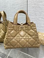 	 Colestore Dior Medium Toujours In Brown Size 28.5 x 21.5 x 19 cm - 4