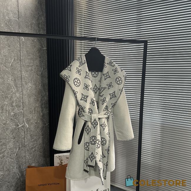 	 Louis Vuitton Wool Woman Coat White  - 1