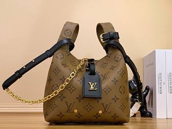 Colestore Louis Vuitton Atlantis BB M46816 Size 17x17x7cm
