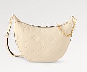 Colestore Louis Vuitton Loop Hobo White M46725 Size 38 x 26 x 10 - 1