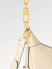 Colestore Louis Vuitton Loop Hobo White M46725 Size 38 x 26 x 10 - 3