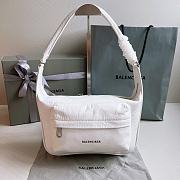 Colestore Balenciaga Raver Leather Tote White Size 24.5x22x7cm - 1