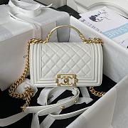 Colestore Chanel Boy Flap Bag Grained Shiny Calfskin & Gold-Tone Metal White Size 20cm - 1