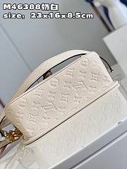	 Colestore Louis Vuitton Diane M46388 Cream Size 24 x 15 x 9 cm - 5