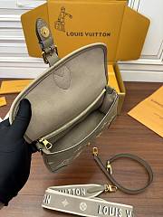 	 Colestore Louis Vuitton Diane M46583 Size 24 x 15 x 9 cm - 2