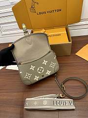	 Colestore Louis Vuitton Diane M46583 Size 24 x 15 x 9 cm - 4