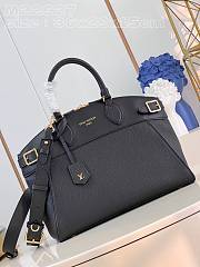 	 Colestore Louis Vuitton Lock It MM M22914 Black Size 36 x 29 x 15 - 1