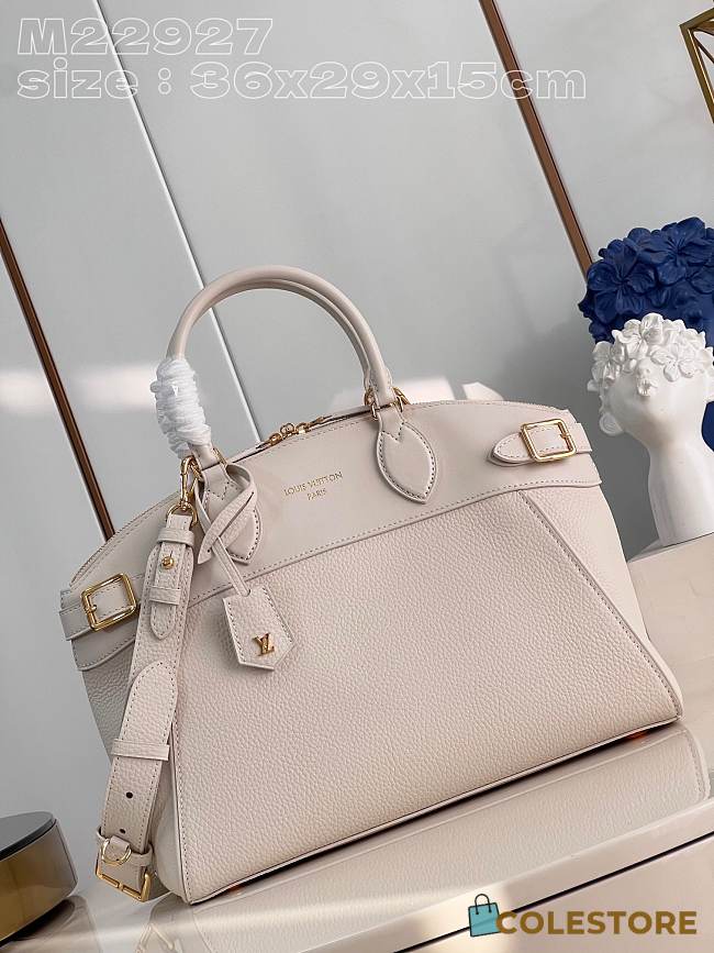 	 Colestore Louis Vuitton Lock It MM M23061 Cream Size 36 x 29 x 15 - 1