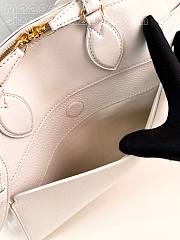 	 Colestore Louis Vuitton Lock It MM M23061 Cream Size 36 x 29 x 15 - 3